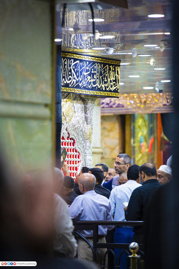 بالصور ..دموع في حضرة الكبرياء