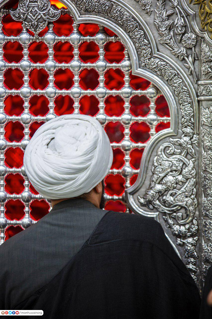 بالصور ..دموع في حضرة الكبرياء