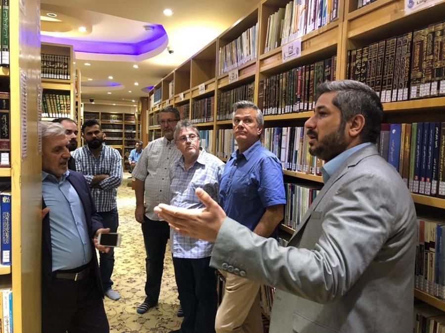 Canadian professors impressed by Library of Imam Ali Holy Shrine
